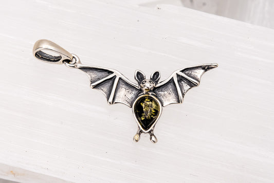 Green Amber Side Hanging Bat Pendant